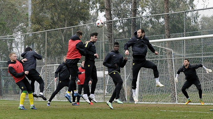 Футболисты «Анжи»