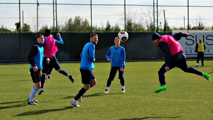 Футболисты «Луча-Энергии»