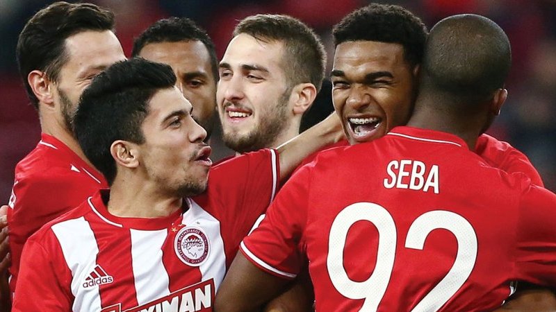 «Олимпиакос» разгромил «Османлыспор»