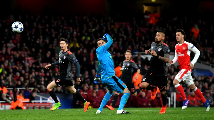 Давиду Оспине оставалось только наблюдать за влетающими в сетку мячами