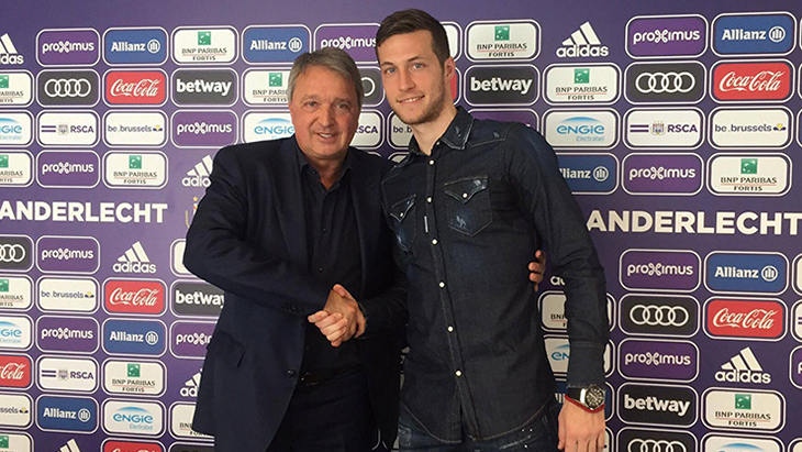 Урош Спайич после подписания контракта