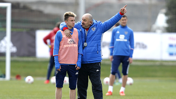 Станислав Черчесов учит жизни Александра Головина