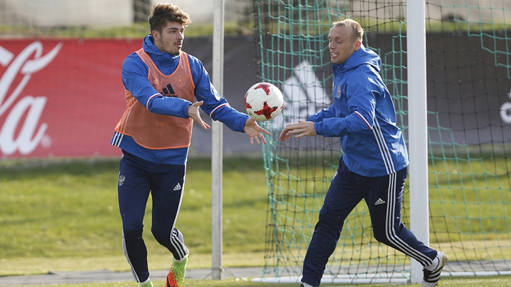 Денис Глушаков начал тренироваться в основной группе