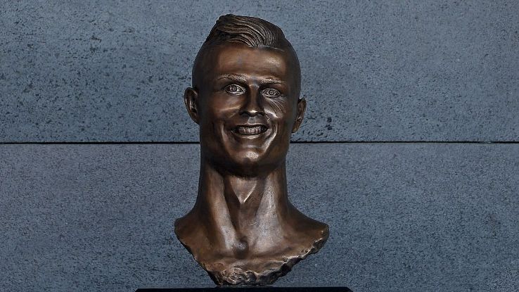 Тот самый бюст Роналду