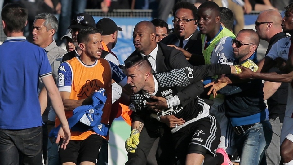 Игроки и врач «Лиона» дали показания в прокуратуре