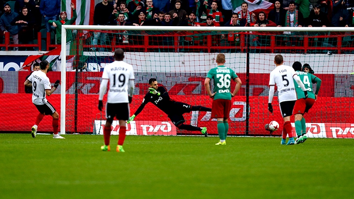 «Локомотив» не удержал победный счет в матче с «Амкаром»