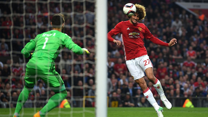 Маруан Феллайни забил ударом головой