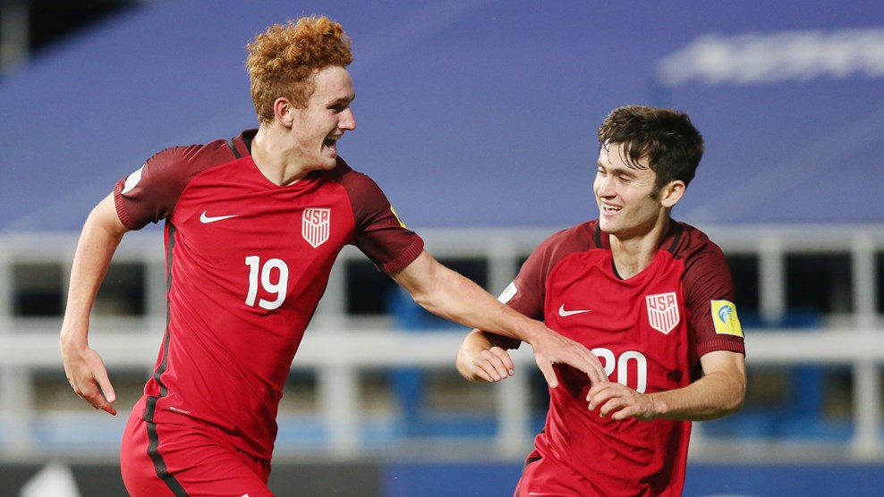 Американцы возглавили группу F