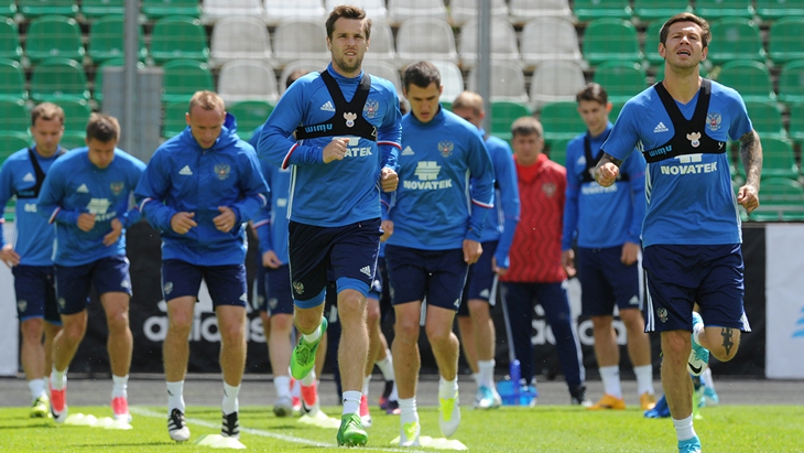 Футболисты сборной России