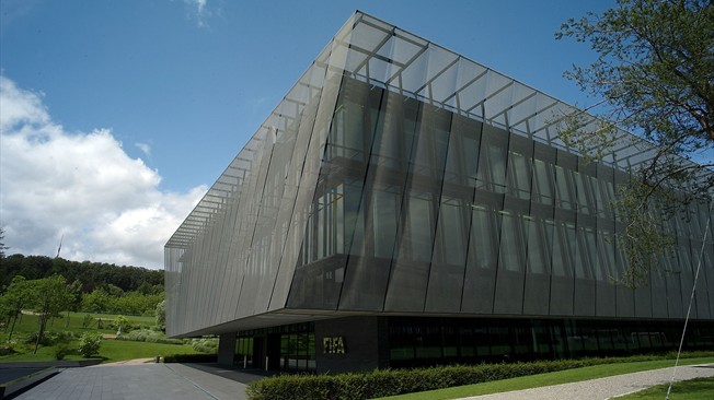 Швейцарская прокуратура расследует 25 случаев коррупции в ФИФА