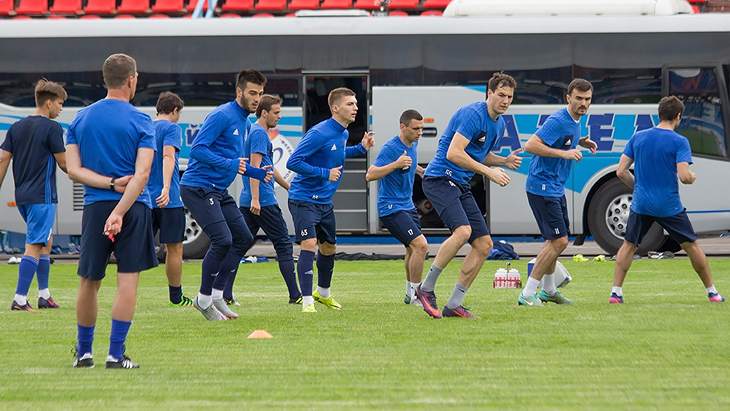 Футболисты «Факела»