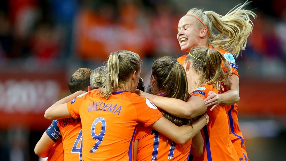 Хозяйки турнира одержали вторую победу