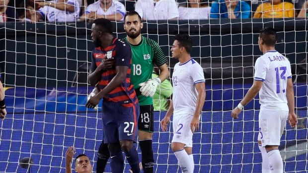 Хенри Ромеро укусил Жози Алтидора