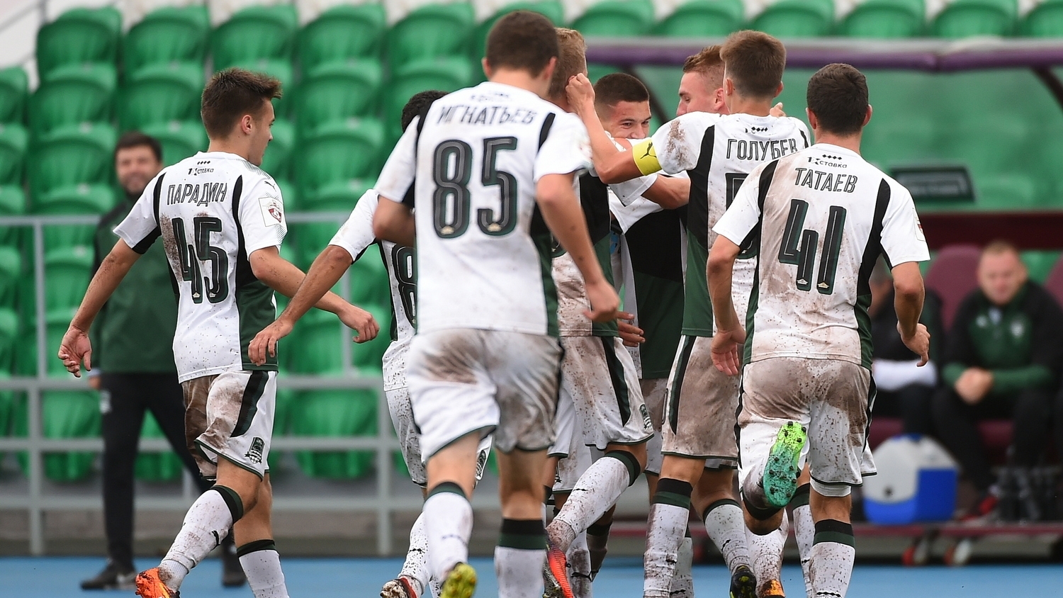 «Быки» разгромили «Анжи»