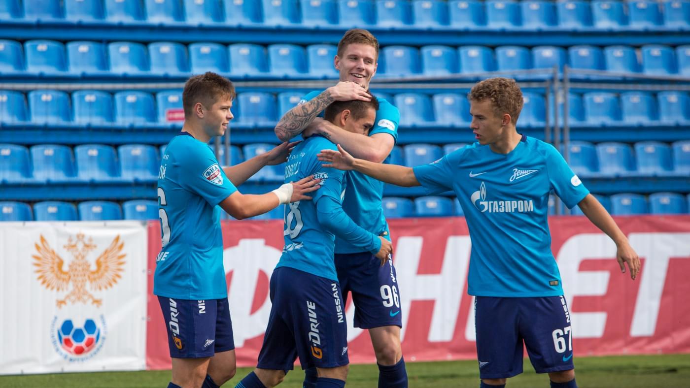 Футболисты «Зенита-2»