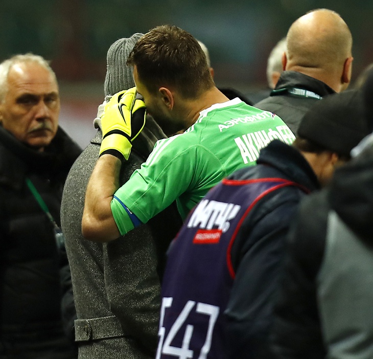 Юрий Семин и Игорь Акинфеев после матча