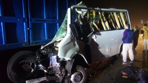 Под Ростовом разбился микроавтобус с болельщиками, пятеро погибли