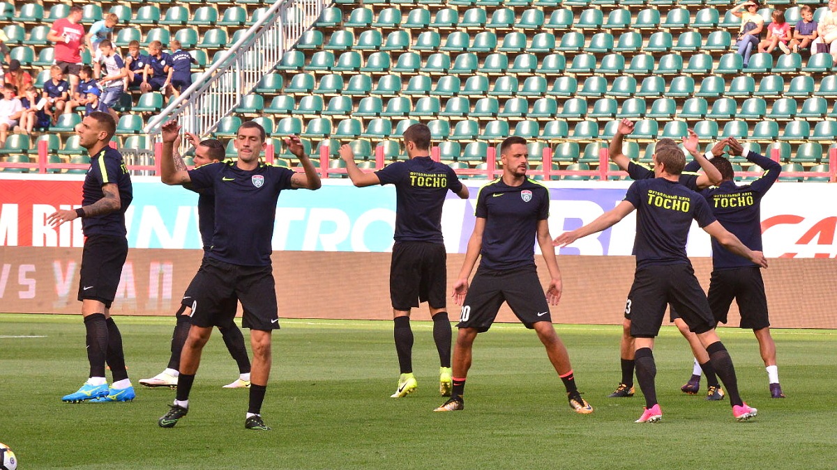 Футболисты «Тосно»