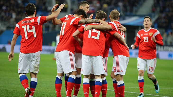 Футболисты сборной России