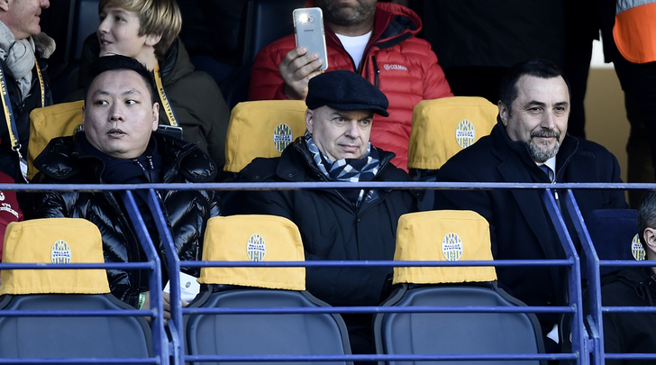 Массимилиано Мирабелли (в центре)