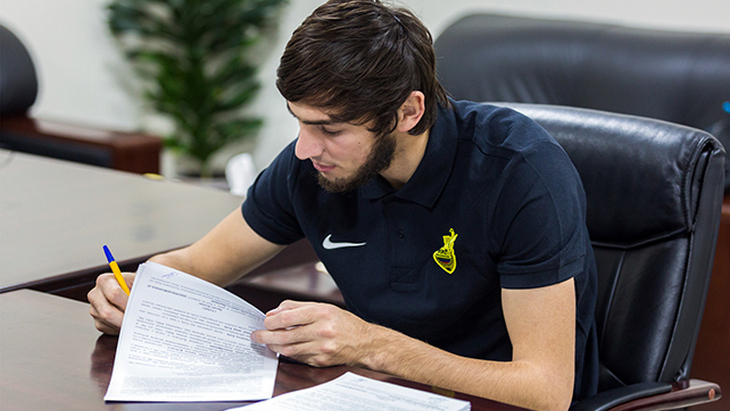 Амур Калмыков