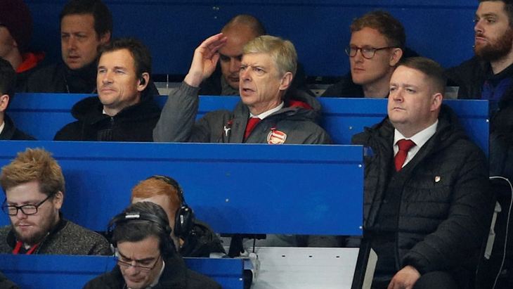 Венгер продолжает отбывать дисквалификацию