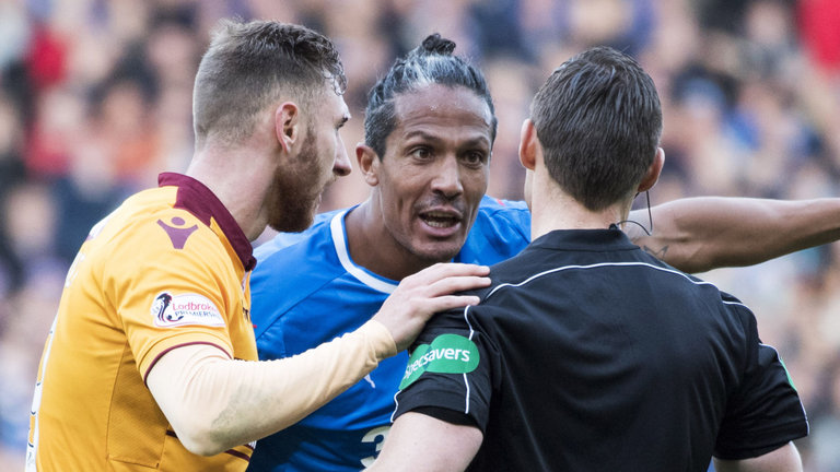 Бруну Алвеш