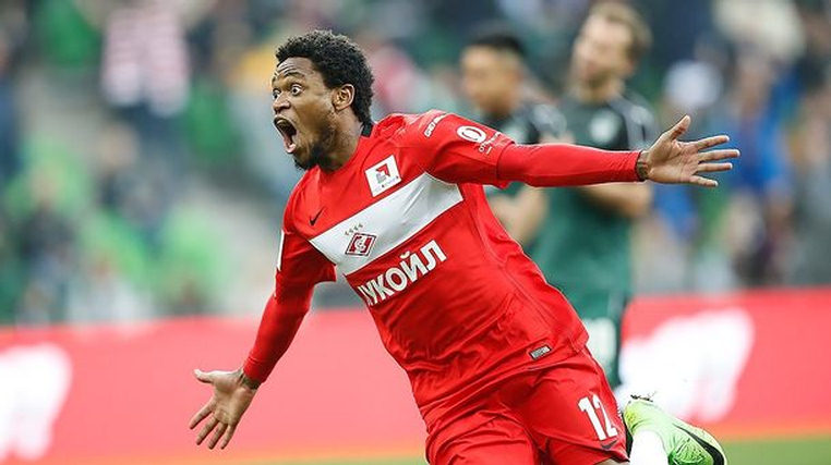 Луис Адриано