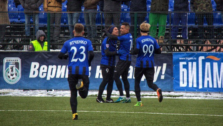 Футболисты «Шинника»