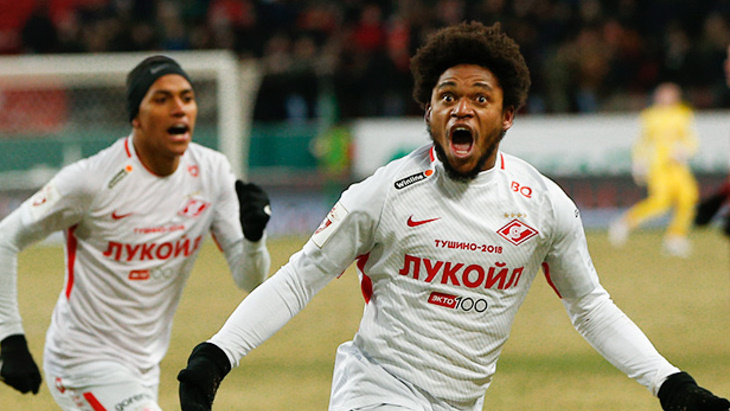 Луис Адриано