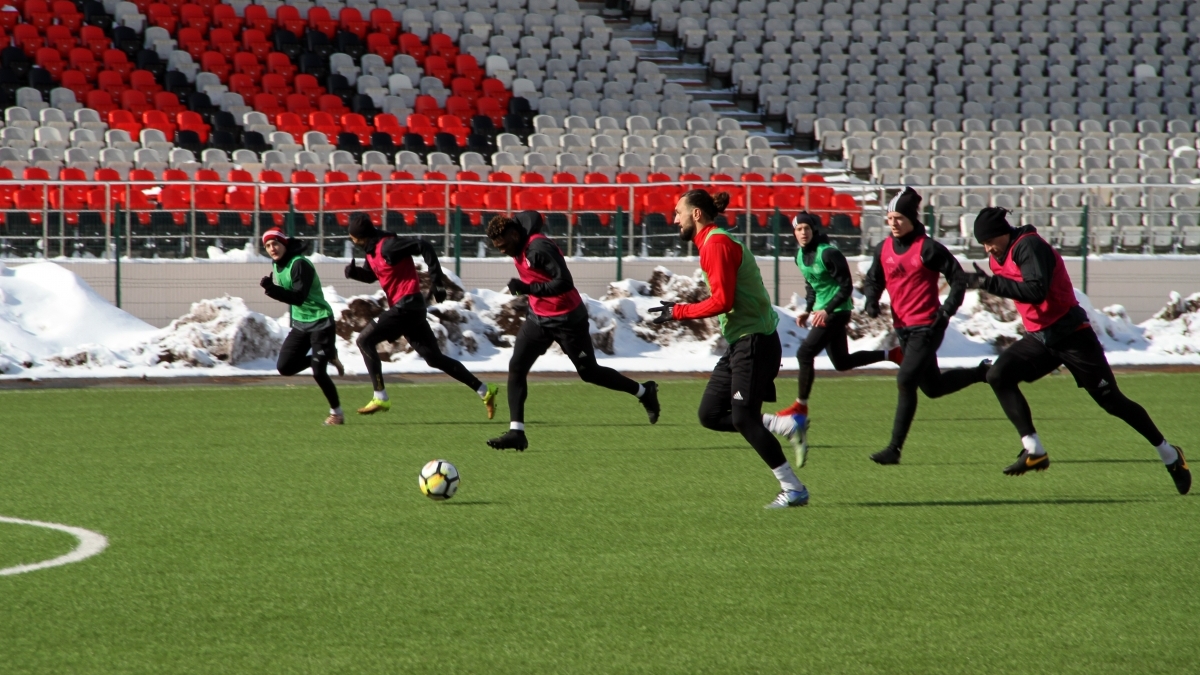 Футболисты «Амкара»