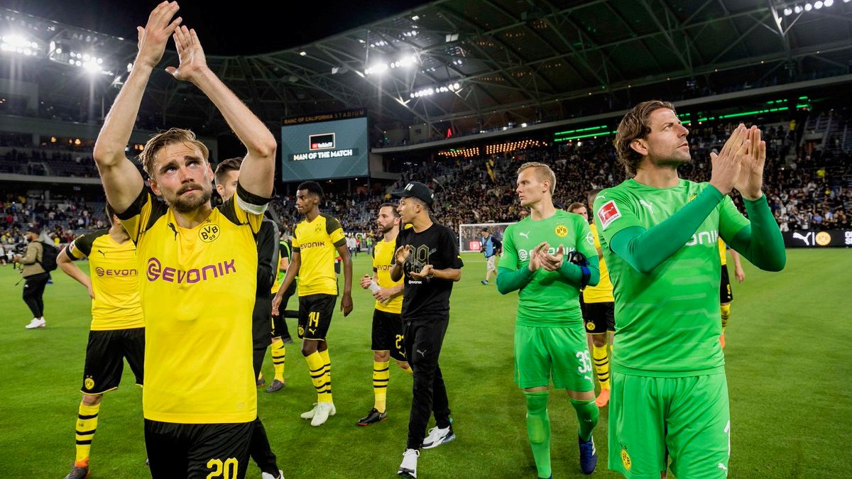 «Боруссия» и «Лос-Анджелес» сыграли вничью в прощальном матче Вайденфеллера