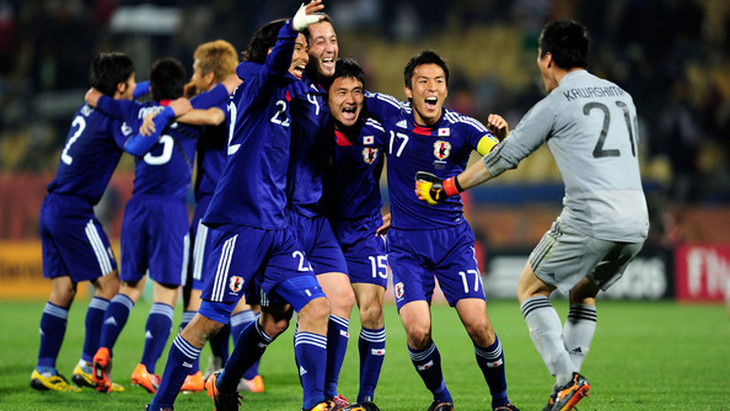 Сборная Японии после победы над Данией на ЧМ-2010