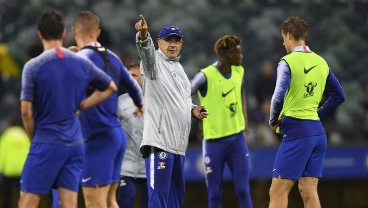 Маурицио Сарри и игроки «Челси»