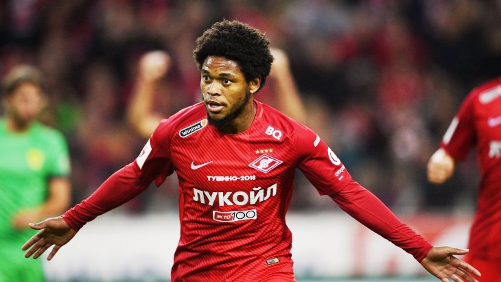 Луис Адриано