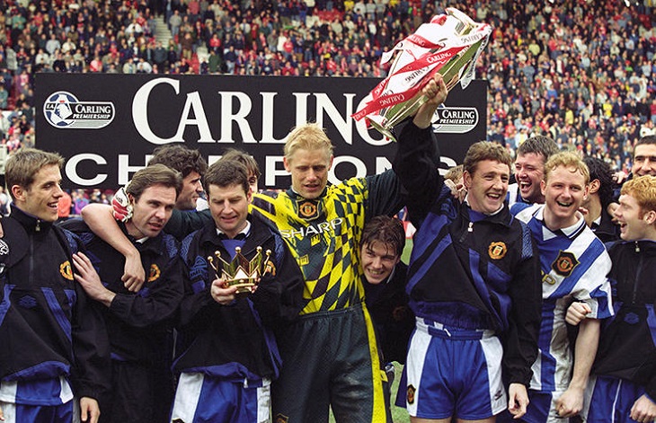 Чемпионский состав с трофеем АПЛ