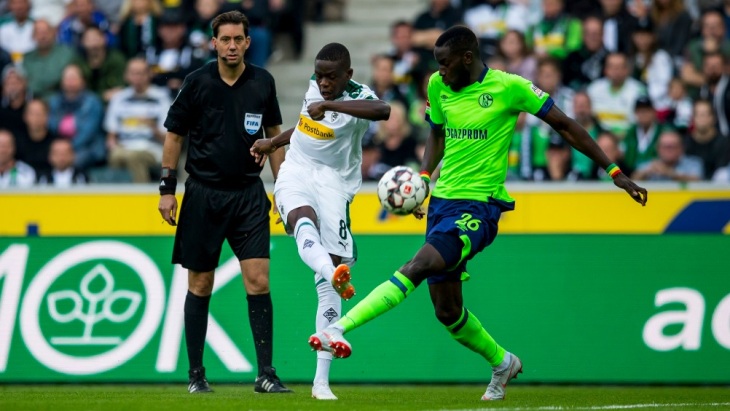 «Шальке» потерпел третье подряд поражение