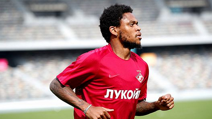 Луис Адриано