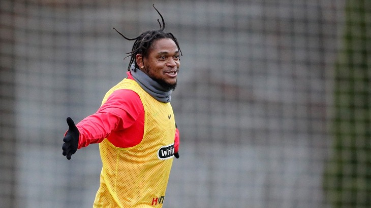 Луис Адриано