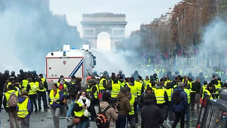 Еще два матча чемпионата Франции перенесены из-за протестов