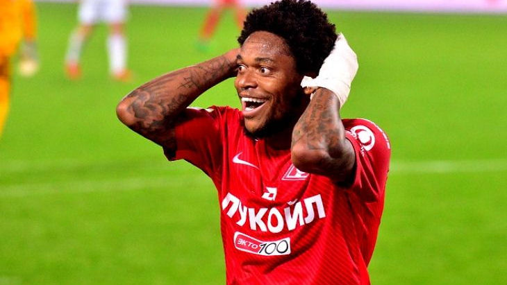 Луис Адриано