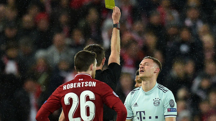 Йозуа Киммих получил желтую карточку