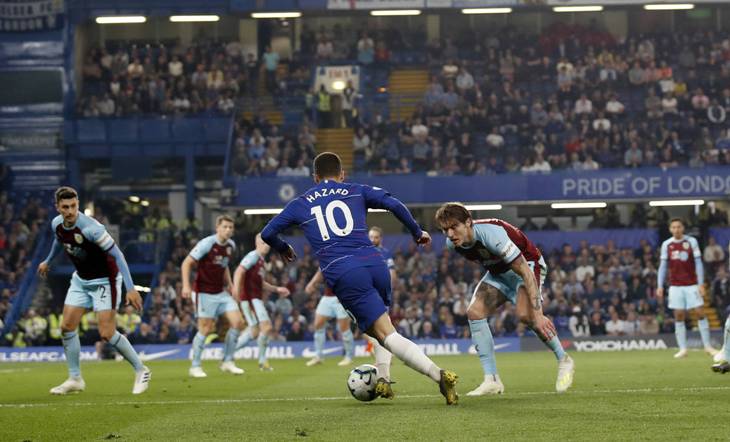 Азар ведет команду за собой