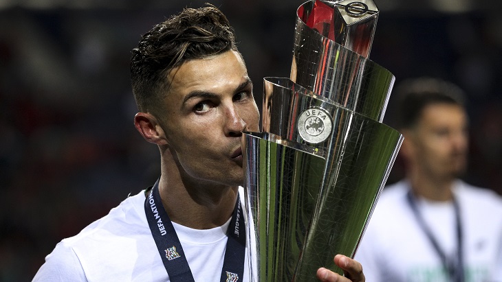 Роналду выиграл третий трофей за год