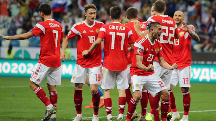 Сборная России после четырех туров идет на втором месте в группе I