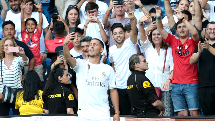 Эден Азар и болельщики