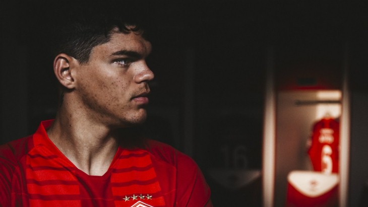 Айртон Лукас