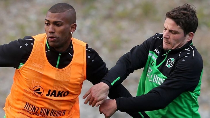 Уоллас Соуза (слева)