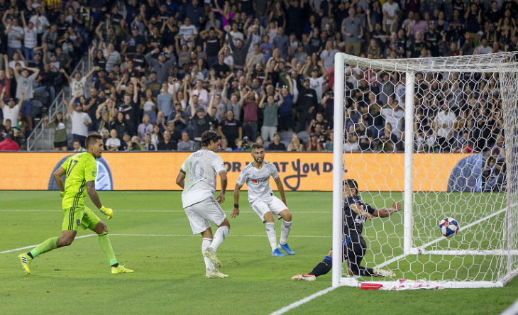 Гол Карлоса Велы