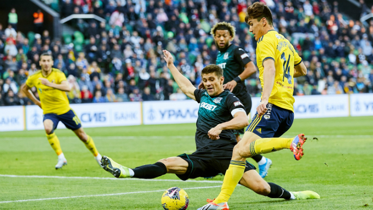 Команды активно начали встречу